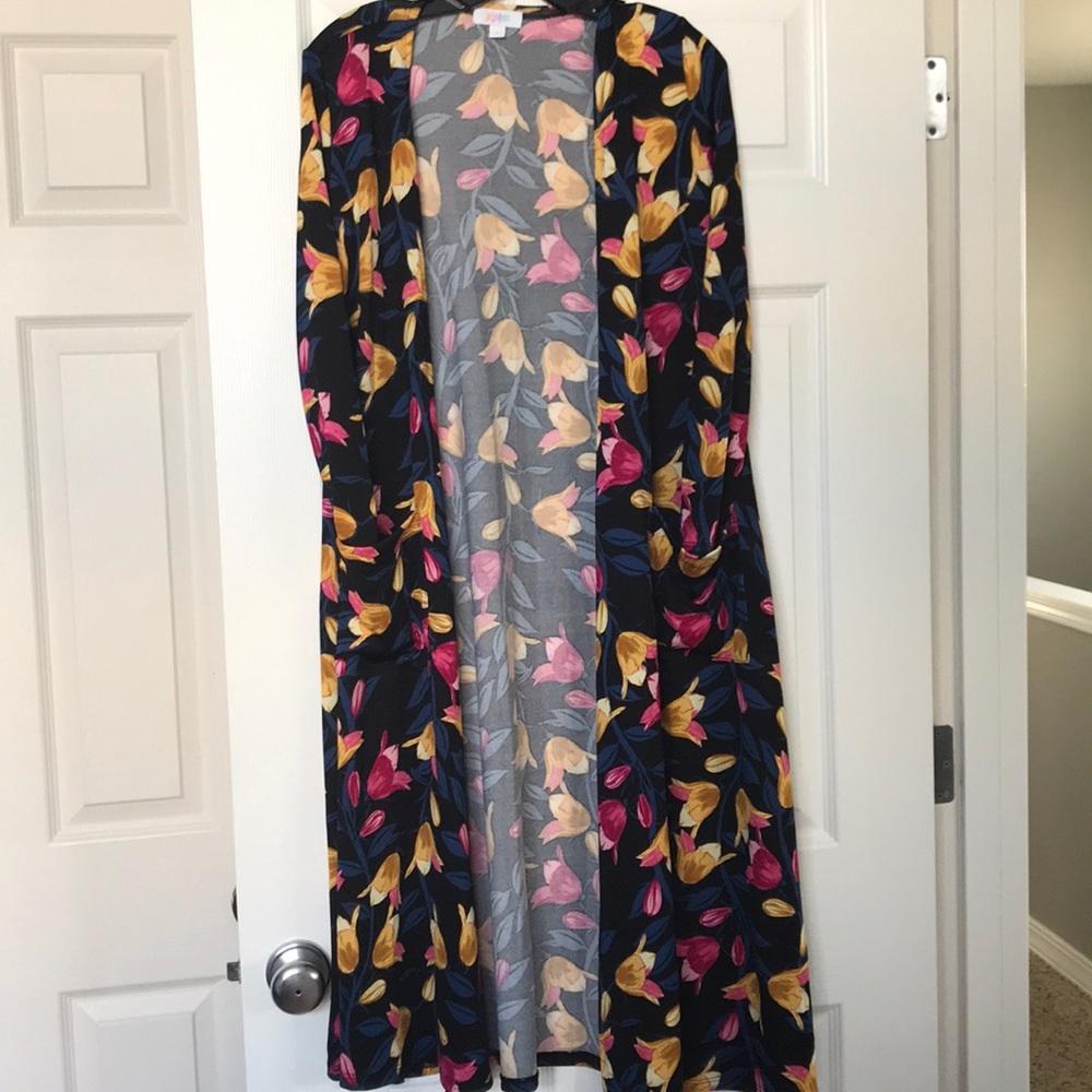 EUC-Small LuLaRoe Sarah Cardigan